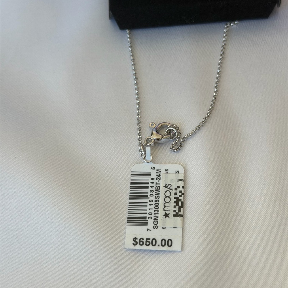 R.H. Macy & Co. Swiss Blue Topaz Clover Pendant Necklace in Sterling Silver - Picture 4 of 8